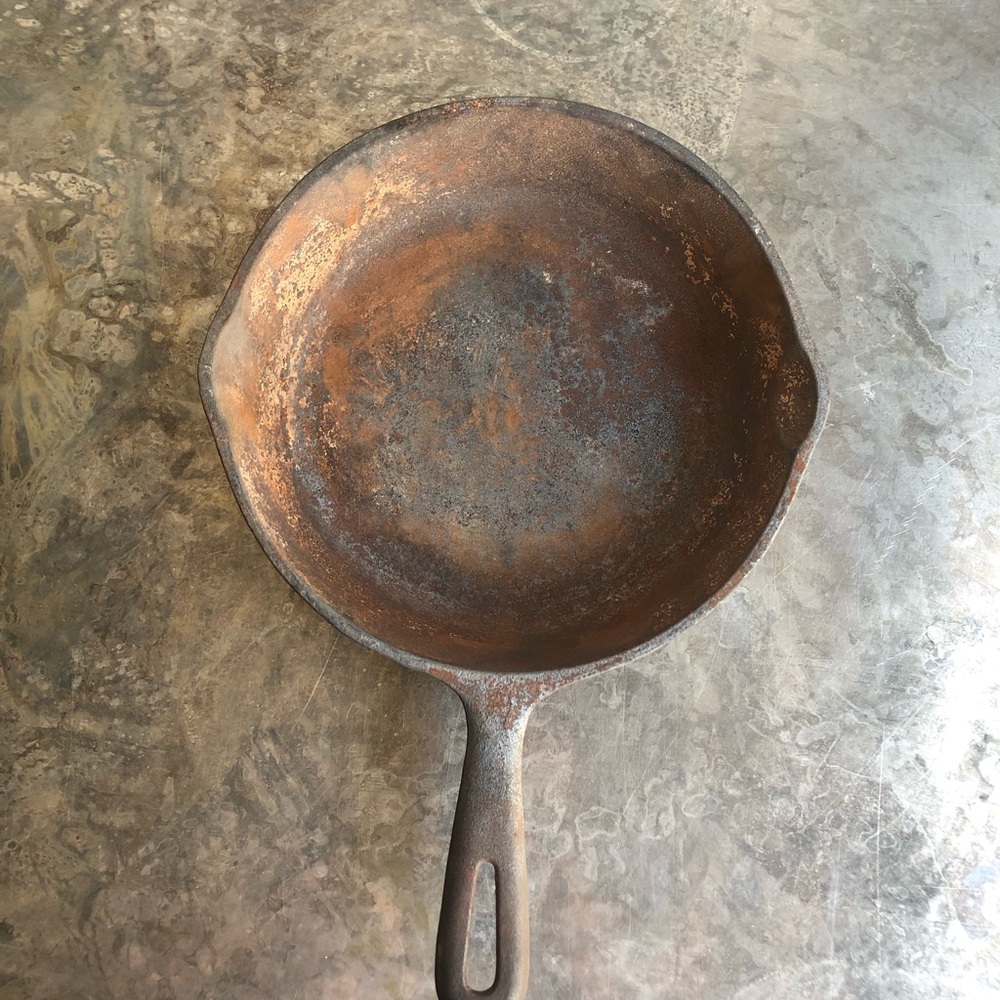 Cast Iron Skillet 8 inch - Rustic Brown - Picture 4 of 13